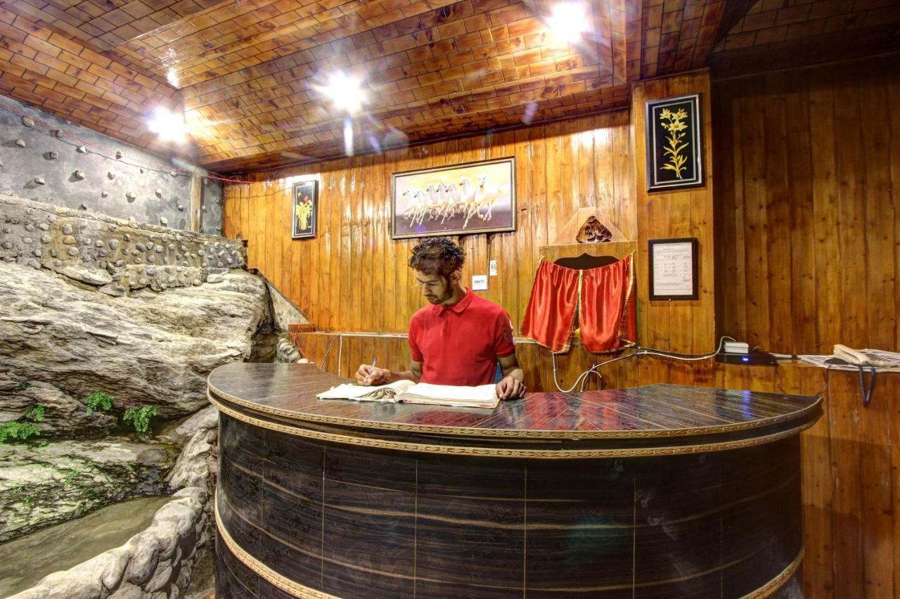 Capital O Shishamaati Hotel Kullu Ngoại thất bức ảnh