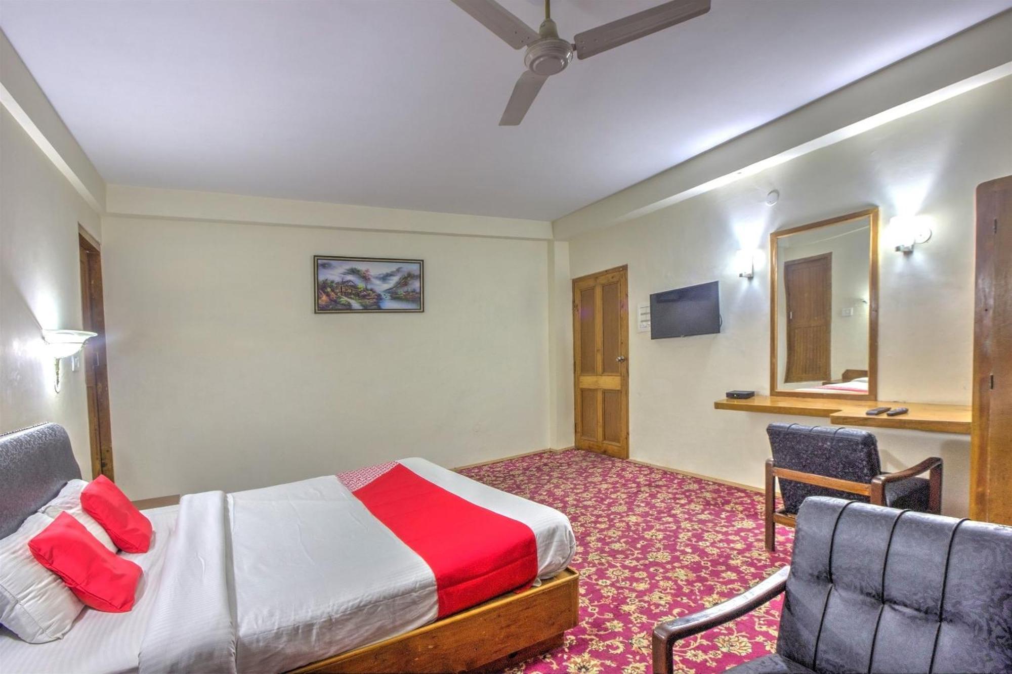 Capital O Shishamaati Hotel Kullu Ngoại thất bức ảnh